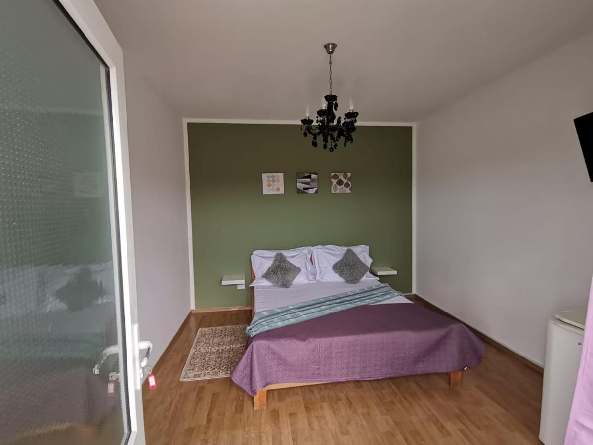 Happy House וילה קוסטינסטי